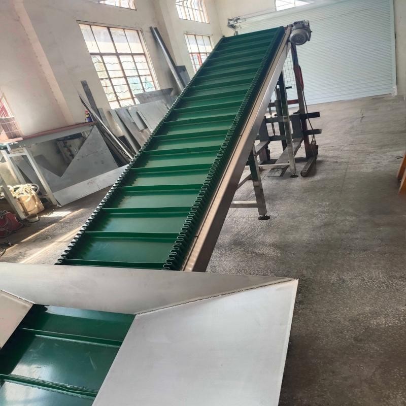 爬坡皮带输送机