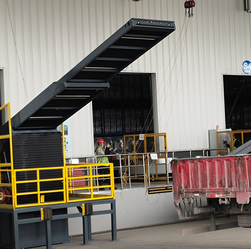 伸缩皮带输送机