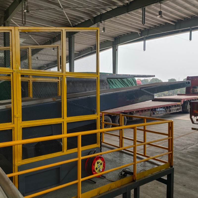 伸缩皮带输送机